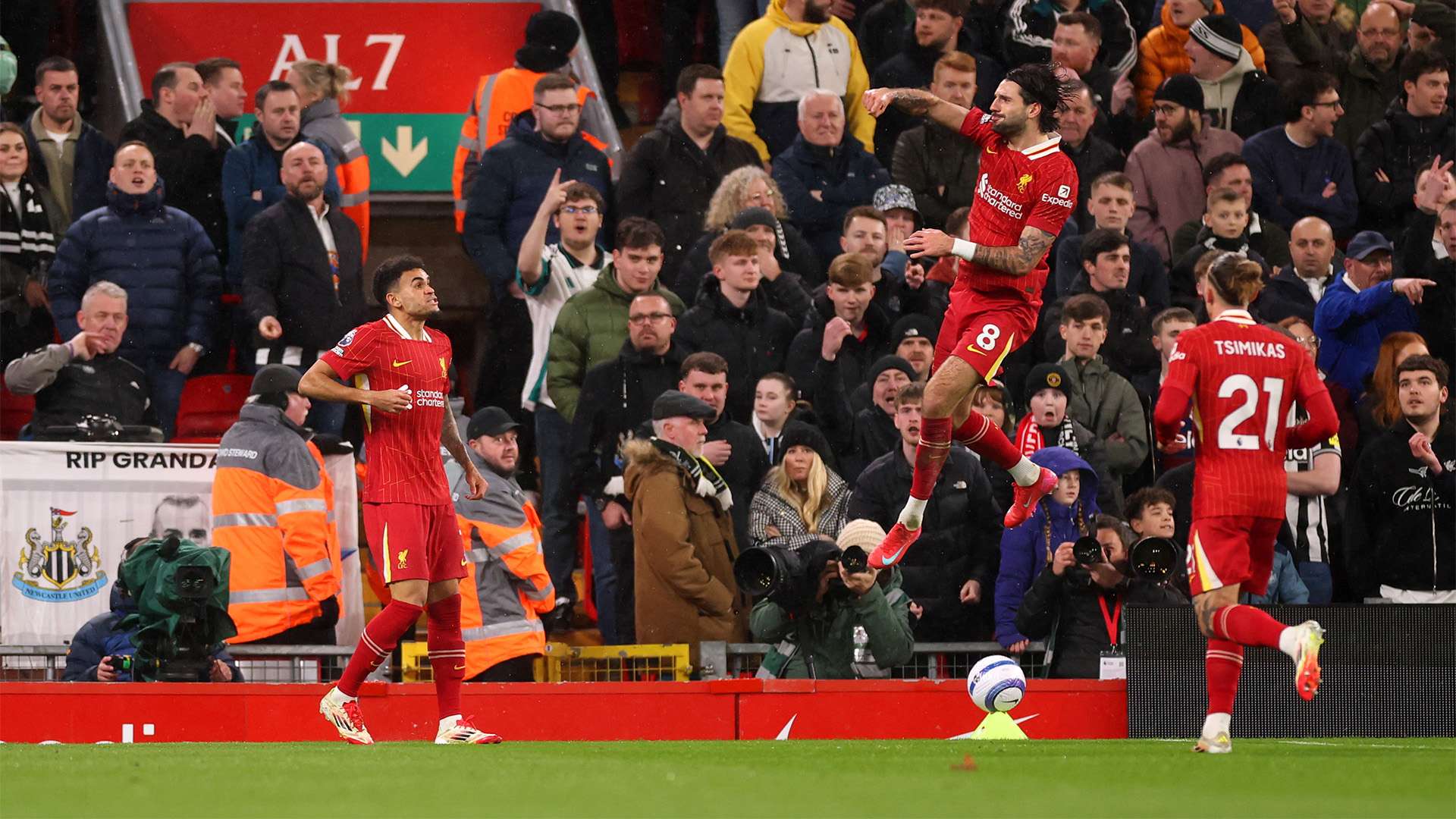 22／23賽季歐冠16強首回合布魯日0-2本菲卡 帕克歐冠首秀不如意 本菲卡兩球優勢 晉級希望明朗！.