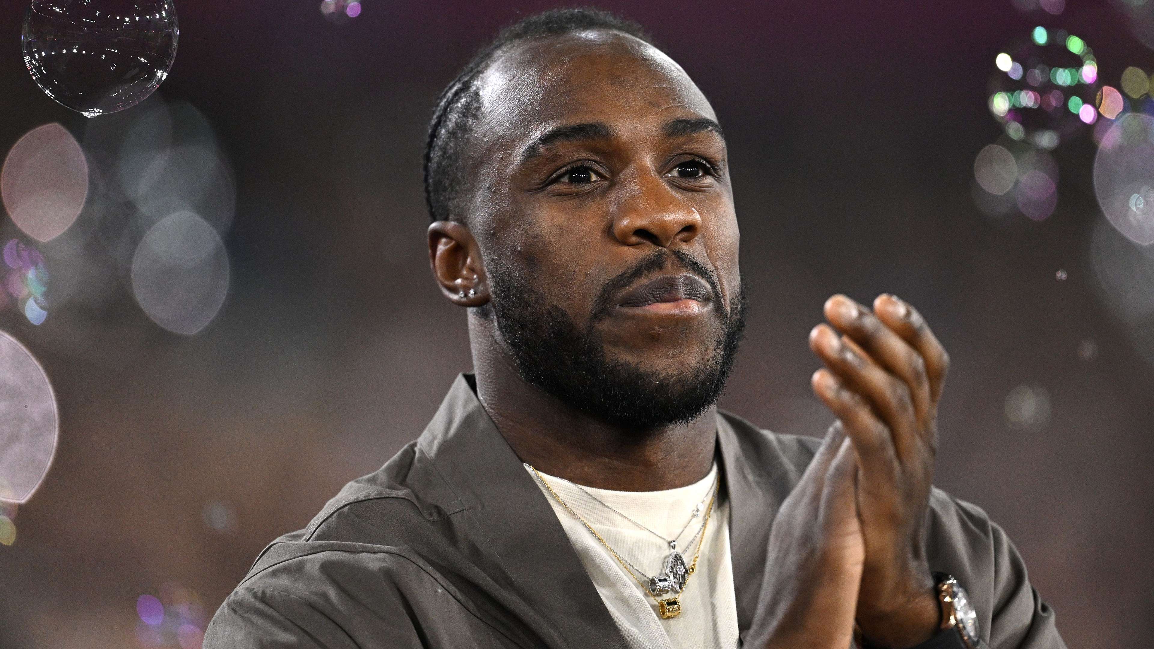 而是对国青 而是对国青