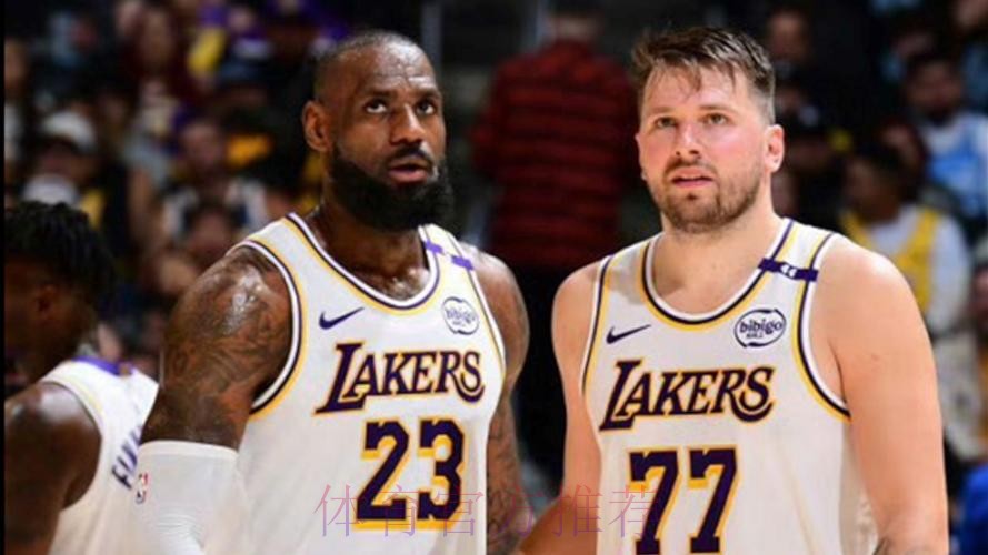 詹姆斯24+4+7书写传奇！东契奇复出25分艾顿10中10，湖人双杀猛龙